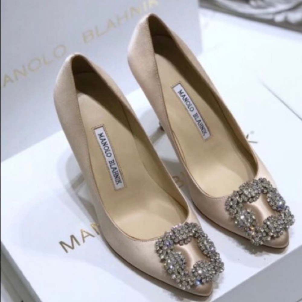 Manolo Blahnik Hangisi Champagne Brand New 7.5